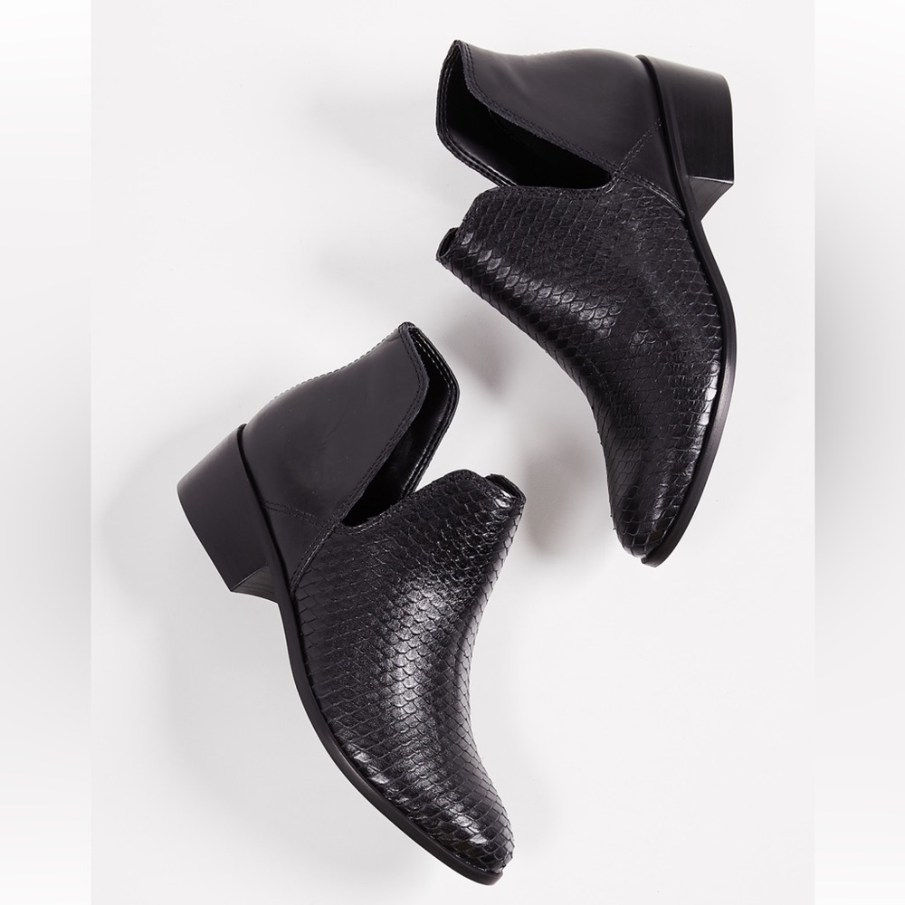 Kaanas Como Scale Booties - image 4